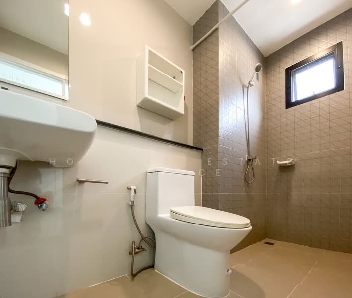 Cher Wongwaen-Sathorn, Bangkok, Soi 001 Kanchanaphisek 10, Kanchanaphisek Road, Bang Khae, Bang Khae, Bangkok, 3 Bedrooms, 170 sqm, Townhouse For Sale, by HOME Real Estate Service, 500207040 - DDproperty.com