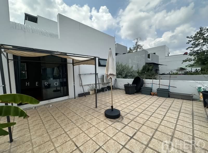 For rent Detached House in Watthana BTS Phra Khanong Bangkok HRE00464, Bangkok, Khlong Tan Nua, Watthana, Bangkok, 4 Bedrooms, 600 sqm, Single Detached House For Rent, by Hero Realtor Co., Ltd., 500207059 - DDproperty.com