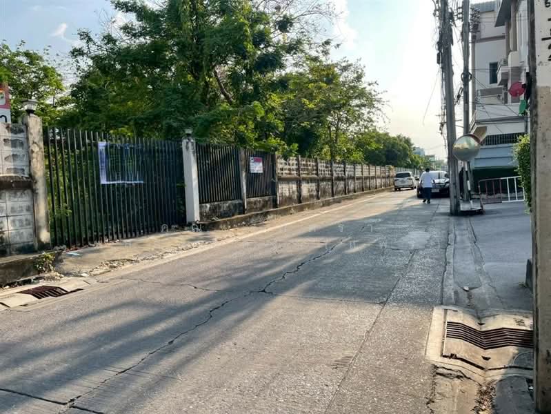 ขาย - ที่ดินเปล่า 198 ตร.ว. ที่ดิน ใกล้บิ๊กซี มาร์เก็ตเพลส วงศ์สว่าง ซอยกรุงเทพ-นนทบุรี39, กรุงเทพ