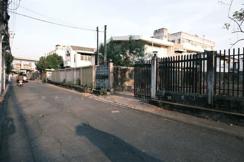 ที่ดินเปล่า 198 ตร.ว. ที่ดิน ใกล้บิ๊กซี มาร์เก็ตเพลส วงศ์สว่าง ซอยกรุงเทพ-นนทบุรี39, Bangkok, ถนนกรุงเทพ-นนทบุรี, Wong Sawang, Bang Sue, Bangkok, , 792 sqm, Land For Sale, by คุณ สุภัตรา พลอยแดง (แพร), 500207133 - DDproperty.com