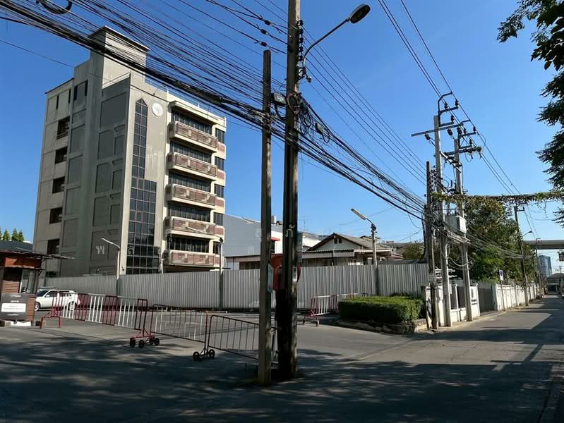 ขาย - ที่ดินเปล่า 198 ตร.ว. ที่ดิน ใกล้บิ๊กซี มาร์เก็ตเพลส วงศ์สว่าง ซอยกรุงเทพ-นนทบุรี39, กรุงเทพ