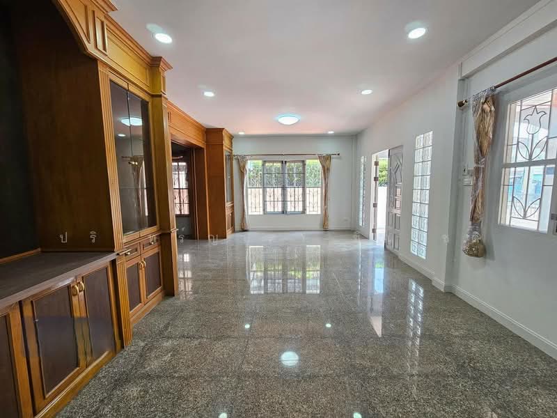 ให้เช่า - หมู่บ้าน สวนดอกไม้ พุทธมณฑลสาย 3o, กรุงเทพ