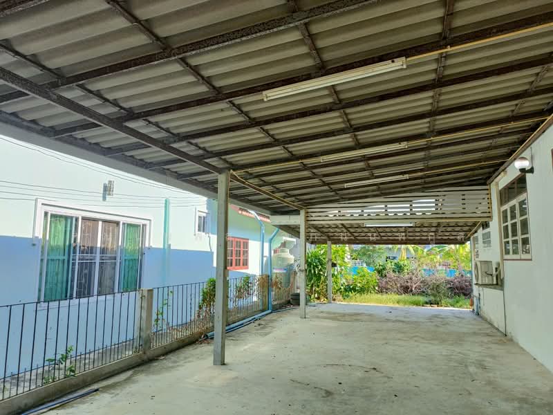 For sale house and land 210 wah Muang Prachuap Khiri Khan, Prachuap Khiri Khan, Prachuapkhilikhan, Muang Prachaubkirikhan, Prachuap Khiri Khan, 3 Bedrooms, 220 sqm, Single Detached House For Sale, by คุณนพพล อภินนท์กูล, 500207231 - DDproperty.com