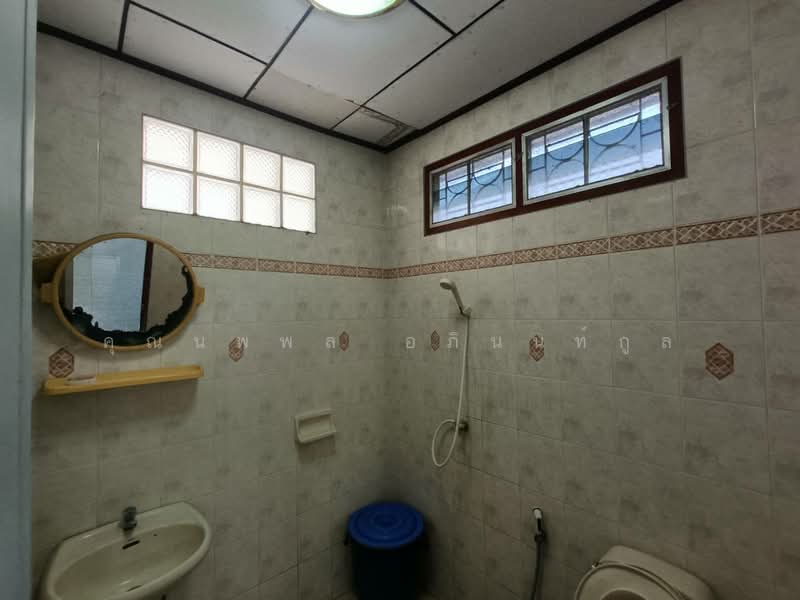 For sale house and land 210 wah Muang Prachuap Khiri Khan, Prachuap Khiri Khan, Prachuapkhilikhan, Muang Prachaubkirikhan, Prachuap Khiri Khan, 3 Bedrooms, 220 sqm, Single Detached House For Sale, by คุณนพพล อภินนท์กูล, 500207231 - DDproperty.com