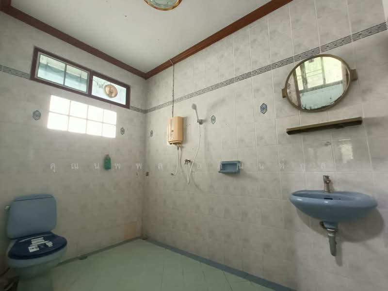 For sale house and land 210 wah Muang Prachuap Khiri Khan, Prachuap Khiri Khan, Prachuapkhilikhan, Muang Prachaubkirikhan, Prachuap Khiri Khan, 3 Bedrooms, 220 sqm, Single Detached House For Sale, by คุณนพพล อภินนท์กูล, 500207231 - DDproperty.com