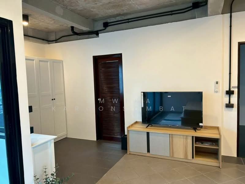 Apartment 7 floors (Time 2 sleep), Bangkok, Silom, Bang Rak, Bangkok, Studio, 34 sqm, Villa For Rent, by Amwika Karoonsombat, 500207259 - DDproperty.com