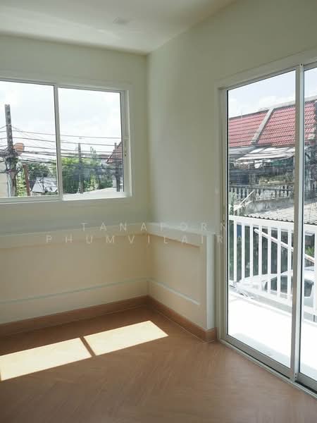 ขาย - ทาวน์เฮ้าส์ 3-ห้องนอน, กรุงเทพ