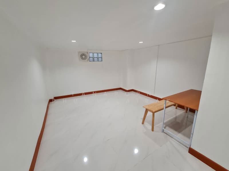 2-BR Townhouse, Bangkok, Bang Na Nuea, Bang Na, Bangkok, 2 Bedrooms, 141 sqm, Townhouse For Sale, by Tanaporn Phumvilairak, 500207275 - DDproperty.com