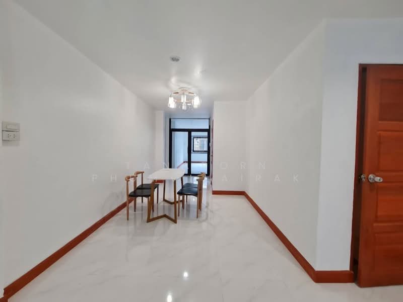 2-BR Townhouse, Bangkok, Bang Na Nuea, Bang Na, Bangkok, 2 Bedrooms, 141 sqm, Townhouse For Sale, by Tanaporn Phumvilairak, 500207275 - DDproperty.com