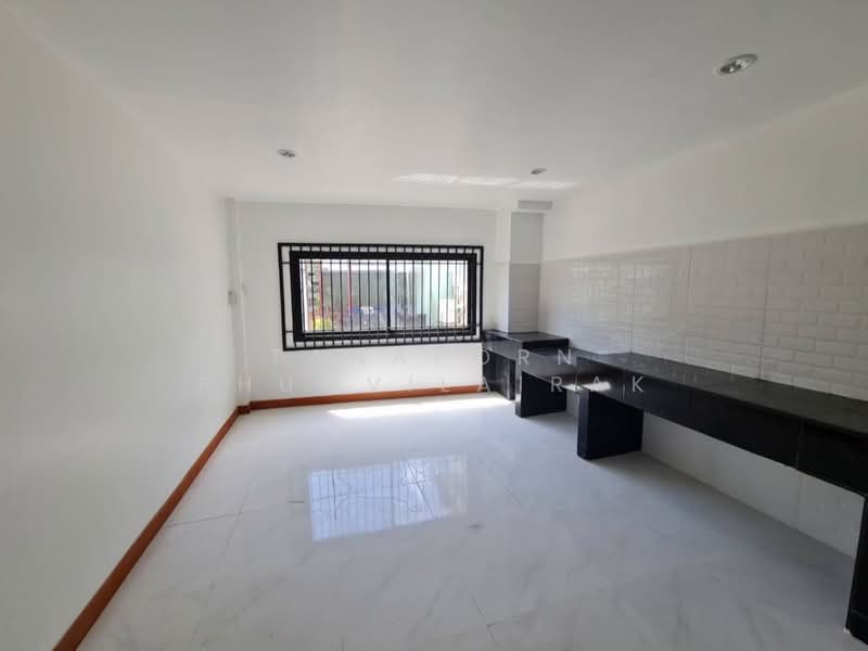 2-BR Townhouse, Bangkok, Bang Na Nuea, Bang Na, Bangkok, 2 Bedrooms, 141 sqm, Townhouse For Sale, by Tanaporn Phumvilairak, 500207275 - DDproperty.com