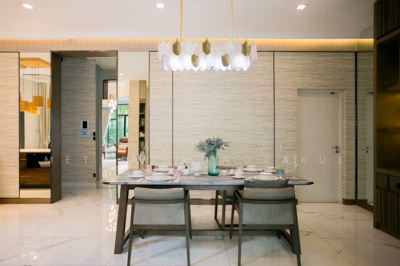 The Gentry Ekamai-Ladprao, Bangkok, 90 Soi Ladprao 94, Phlapphla, Wang Thonglang, Bangkok, 3 Bedrooms, 380 sqm, Single Detached House For Rent, by Thawatchai Methawongworakul, 500207344 - DDproperty.com