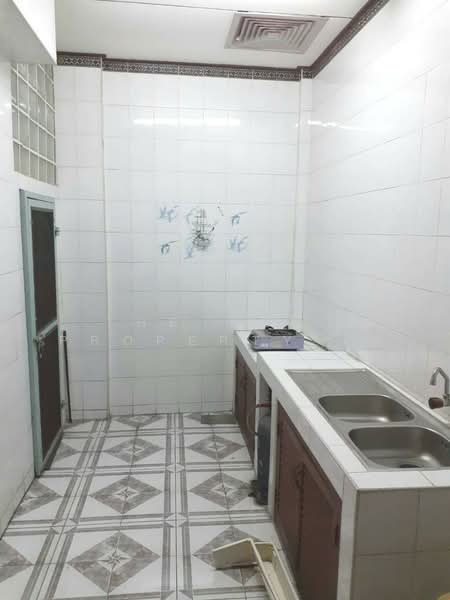 Poonsinh Thani 3, Bangkok, Rat Phatthana Road, Khlong Song Ton Nun, Lat Krabang, Bangkok, 2 Bedrooms, 100 sqm, Townhouse For Sale, by The Best Property ไก่, 500207361 - DDproperty.com