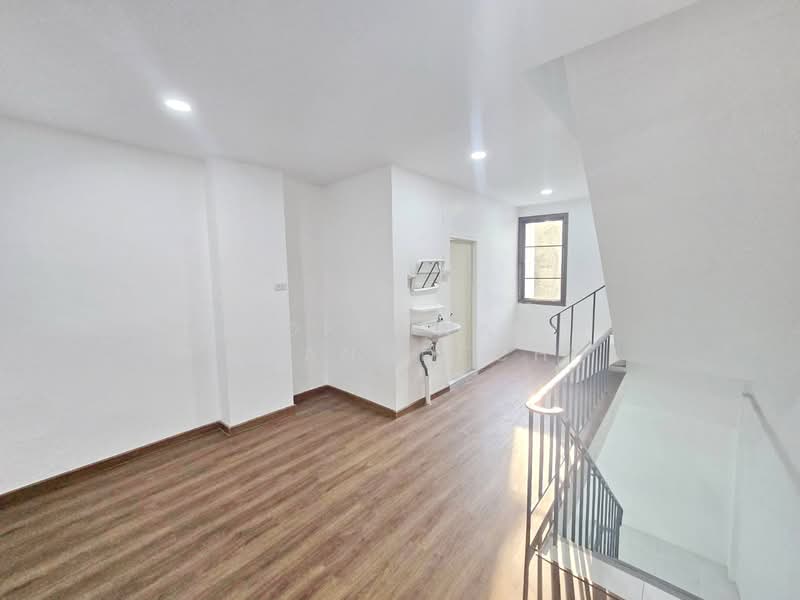 ให้เช่า ตึกแถว 3 ชั้นครึ่ง หมู่บ้านอมรชัย 2 ซอยพระรามที่ 2 ซอย 34 ใกล้เซ็นทรัลพระราม 2, Bangkok, Chom Thong, Chom Thong, Bangkok, , 180 sqm, Shophouse For Rent, by Noppawan Ruangdech, 500207383 - DDproperty.com