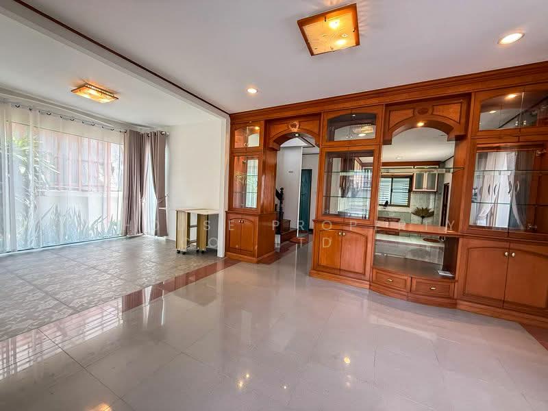 For sale: Used detached house in Bang Saen, near Won Beach., Chon Buri (Pattaya), Saen Suk, Muang Chon Buri, Chon Buri (Pattaya), 3 Bedrooms, 180 sqm, Single Detached House For Sale, by A House Property Co.,Ltd., 500207401 - DDproperty.com