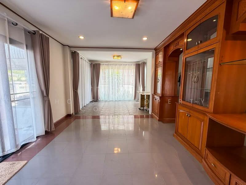 For sale: Used detached house in Bang Saen, near Won Beach., Chon Buri (Pattaya), Saen Suk, Muang Chon Buri, Chon Buri (Pattaya), 3 Bedrooms, 180 sqm, Single Detached House For Sale, by A House Property Co.,Ltd., 500207401 - DDproperty.com