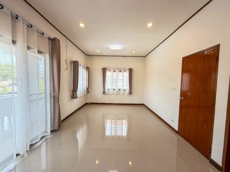 For sale: Used detached house in Bang Saen, near Won Beach., Chon Buri (Pattaya), Saen Suk, Muang Chon Buri, Chon Buri (Pattaya), 3 Bedrooms, 180 sqm, Single Detached House For Sale, by A House Property Co.,Ltd., 500207401 - DDproperty.com