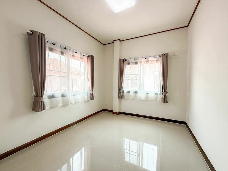 For sale: Used detached house in Bang Saen, near Won Beach., Chon Buri (Pattaya), Saen Suk, Muang Chon Buri, Chon Buri (Pattaya), 3 Bedrooms, 180 sqm, Single Detached House For Sale, by A House Property Co.,Ltd., 500207401 - DDproperty.com