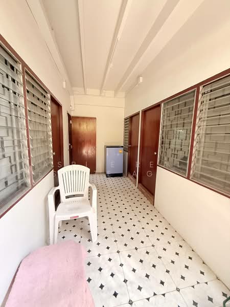 Detached House, Sukhumvit 4 (Nana), Newly Renovated, Ready to move in, Bangkok, Khlong Toei, Khlong Toei, Bangkok, 4 Bedrooms, 400 sqm, Single Detached House For Sale, by Aspire Real Estate Agency Co., Ltd., 500207456 - DDproperty.com