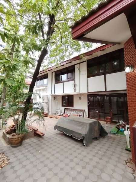 Detached House, Sukhumvit 4 (Nana), Newly Renovated, Ready to move in, Bangkok, Khlong Toei, Khlong Toei, Bangkok, 4 Bedrooms, 400 sqm, Single Detached House For Sale, by Aspire Real Estate Agency Co., Ltd., 500207456 - DDproperty.com