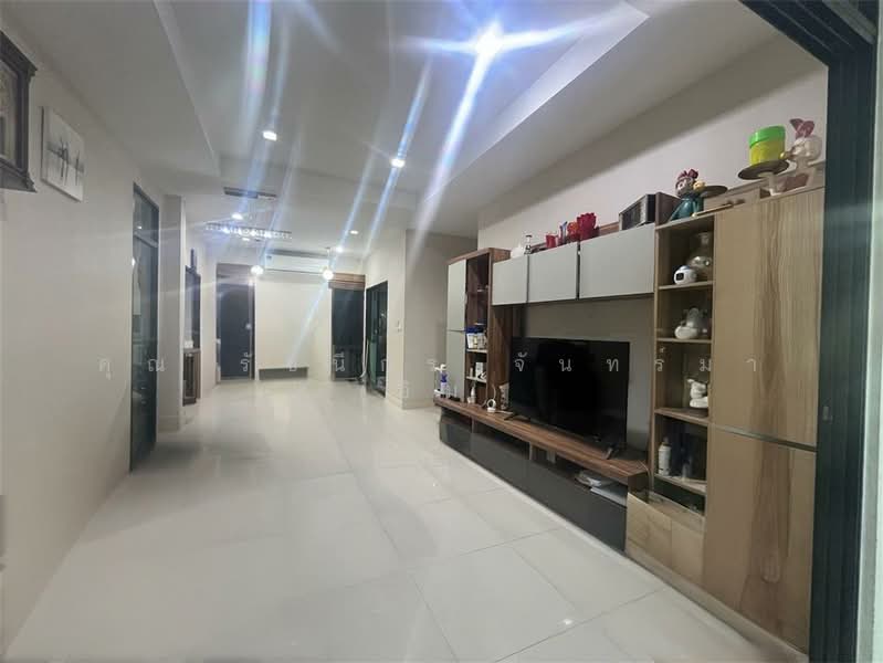 ออร่า รามคำแหง 94 (Aura Ramkhamhaeng 94), Bangkok, ถนนรามคำแหง, Saphan Sung, Saphan Sung, Bangkok, 3 Bedrooms, 154 sqm, Semi-Detached House (Twin House) For Sale, by คุณ รัชนีกร จันทร์มา (อิม), 500207470 - DDproperty.com