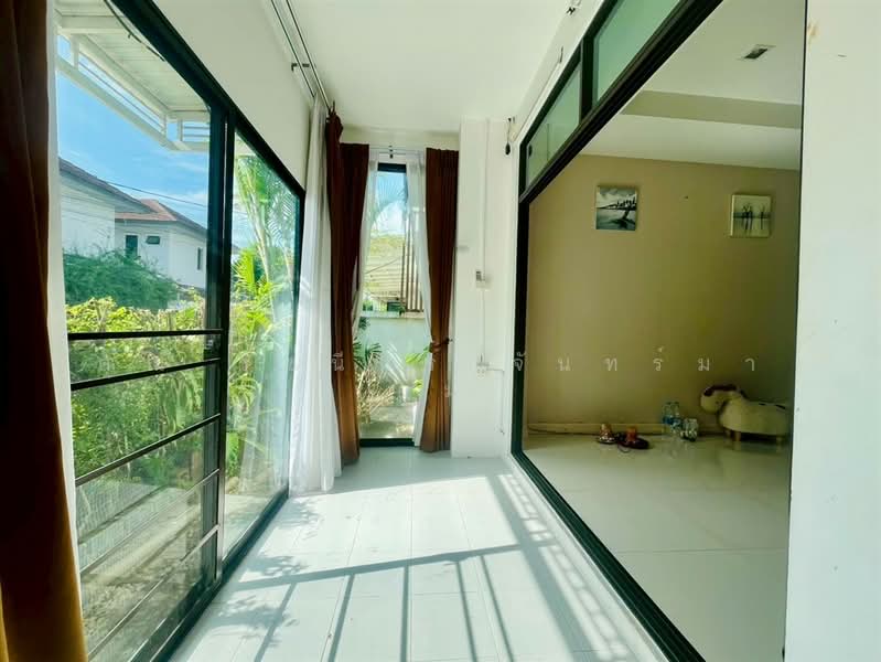 ออร่า รามคำแหง 94 (Aura Ramkhamhaeng 94), Bangkok, ถนนรามคำแหง, Saphan Sung, Saphan Sung, Bangkok, 3 Bedrooms, 154 sqm, Semi-Detached House (Twin House) For Sale, by คุณ รัชนีกร จันทร์มา (อิม), 500207470 - DDproperty.com