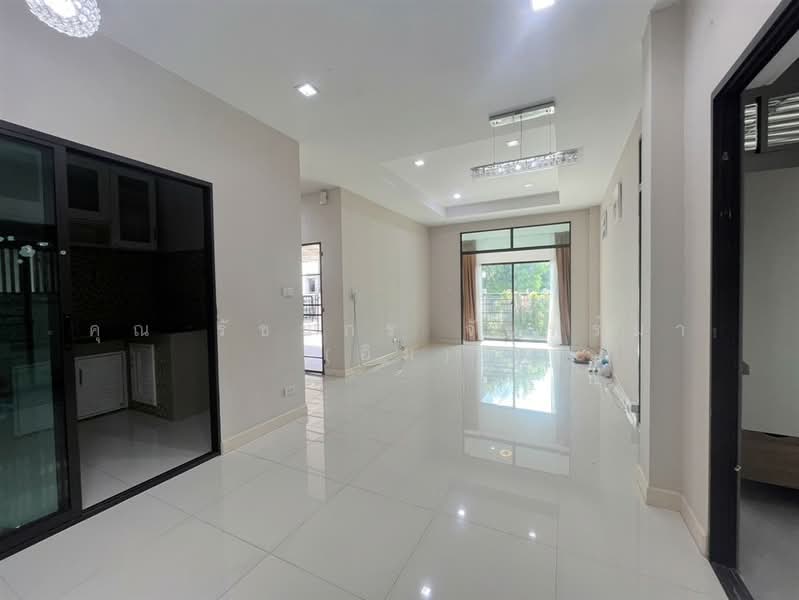 ออร่า รามคำแหง 94 (Aura Ramkhamhaeng 94), Bangkok, ถนนรามคำแหง, Saphan Sung, Saphan Sung, Bangkok, 3 Bedrooms, 154 sqm, Semi-Detached House (Twin House) For Sale, by คุณ รัชนีกร จันทร์มา (อิม), 500207470 - DDproperty.com