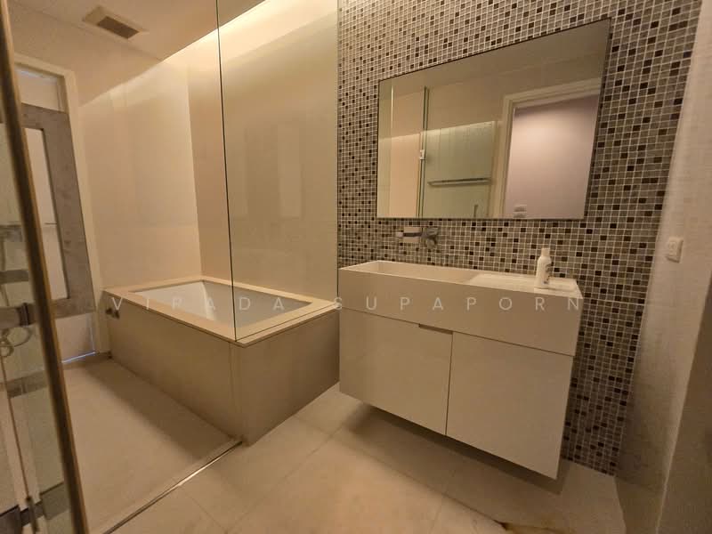 The Room Sukhumvit 21, Bangkok, Asok Montri Rd, Khlongtoei Nua, Watthana, Bangkok, 2 Bedrooms, 122 sqm, Condo For Sale, by Vipada Supaporn, 500207536 - DDproperty.com