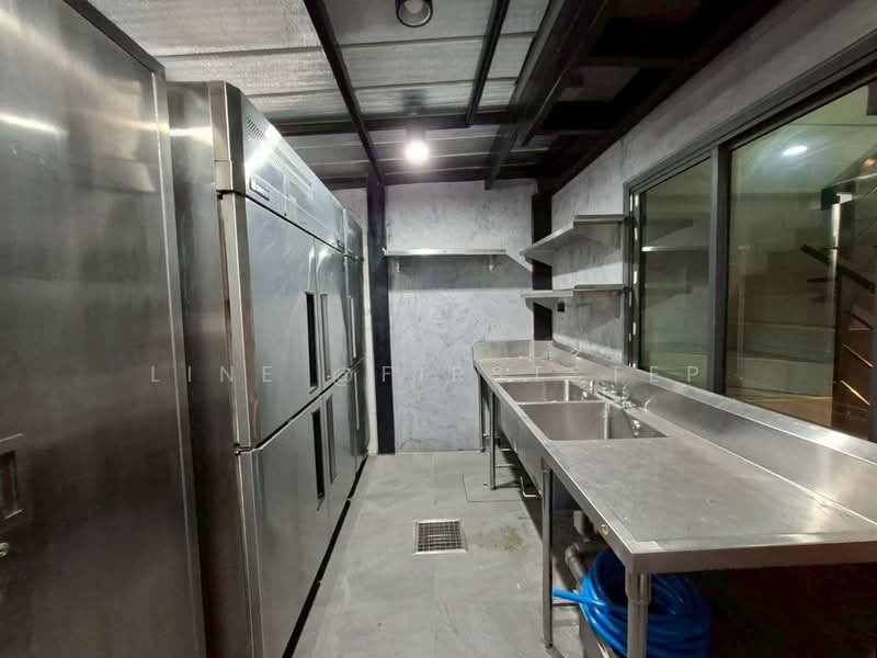Restaurant and Office Space Sukhumvit 77 - On Nut, Near BTS On Nut, Bangkok, Prawet, Prawet, Bangkok, , 250 sqm, Shophouse For Rent, by LINE @firststep, 500207628 - DDproperty.com