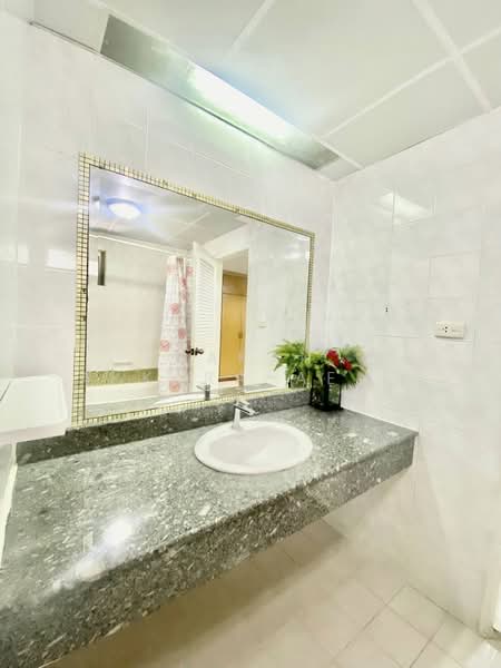 Rin House Condo : รินเฮ้าส์ คอนโดมิเนียม, กรุงเทพ, ถนน สุขุมวิท39, คลองตันเหนือ, วัฒนา, กรุงเทพ, 50 ตร.ม., คอนโด ให้เช่า, โดย Sakan Akkara-aektalin, 500207663 - DDproperty.com