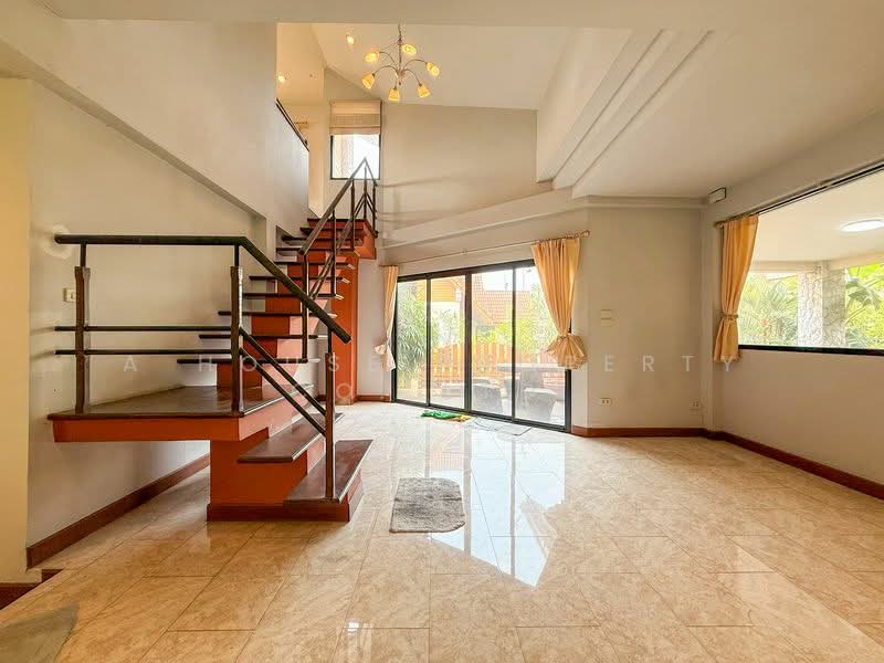 For sale: Used detached house in Sriracha, Soi Nong Yai Bu 14., Chon Buri (Pattaya), Surasak, Si Racha, Chon Buri (Pattaya), 3 Bedrooms, 280 sqm, Single Detached House For Sale, by A House Property Co.,Ltd., 500207665 - DDproperty.com