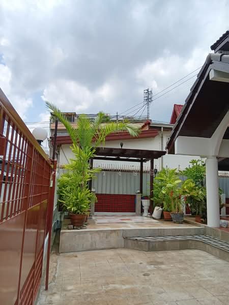 เลี้ยงสัตว์เล็กได้ ทำเล BTS อ่อนนุช ให้เช่าบ้านเดี่ยว 2 ชั้น ซ.สุขุมวิท 54บ้านสวย แต่งครบ พร้อมอยู่, กรุงเทพ, สุขุมวิท, บางจาก, พระโขนง, กรุงเทพ, 232 ตร.ม., บ้านเดี่ยว ให้เช่า, โดย บุษบา รัตนวงษ์ชัย, 500207674 - DDproperty.com