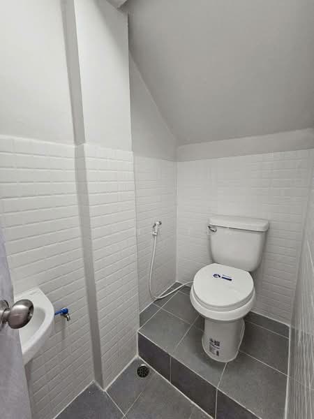 อาคารพาณิชย์รีโนเวทใหม่ 2 คูหา ติดถนนใหญ่เทพารักษ์ ใกล้ BTS สำโรง (SPSP650), สมุทรปราการ, สุขุมวิท, สำโรงเหนือ, เมืองสมุทรปราการ, สมุทรปราการ, 400 ตร.ม., ตึกแถว-อาคารพาณิชย์ ให้เช่า, โดย Agent Pla, 500207704 - DDproperty.com