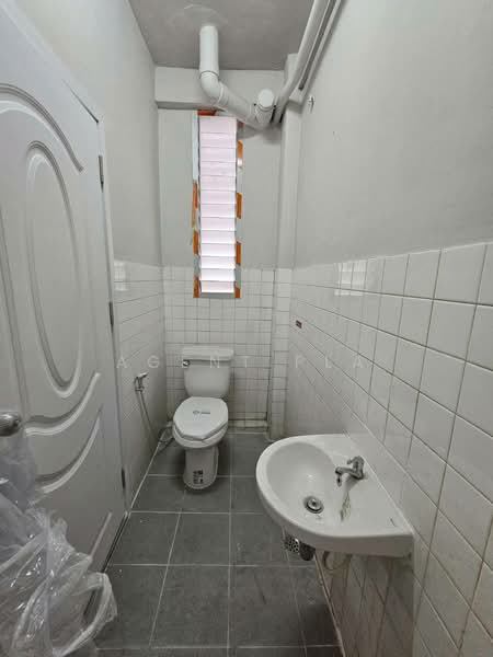 อาคารพาณิชย์รีโนเวทใหม่ 2 คูหา ติดถนนใหญ่เทพารักษ์ ใกล้ BTS สำโรง (SPSP650), สมุทรปราการ, สุขุมวิท, สำโรงเหนือ, เมืองสมุทรปราการ, สมุทรปราการ, 400 ตร.ม., ตึกแถว-อาคารพาณิชย์ ให้เช่า, โดย Agent Pla, 500207704 - DDproperty.com