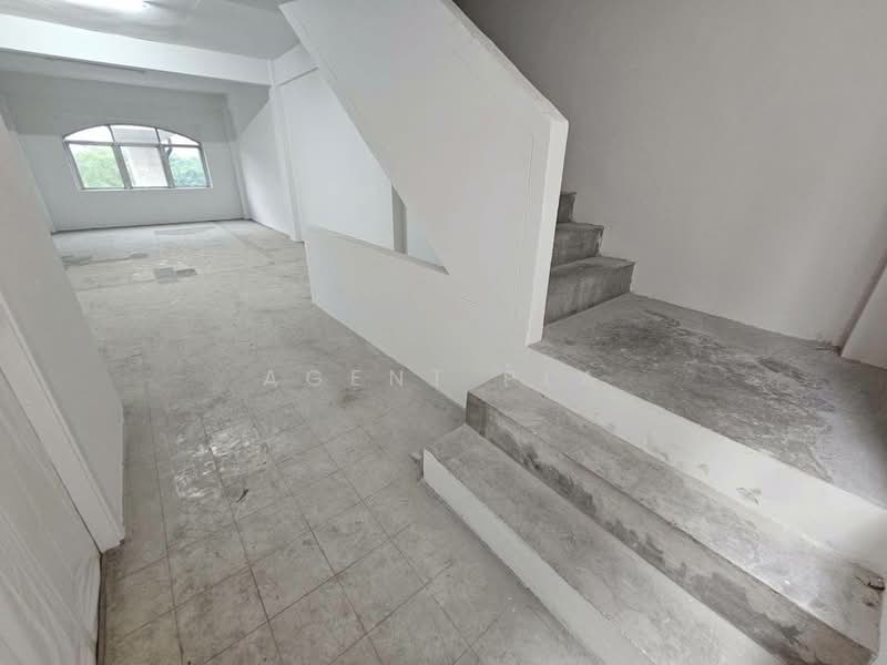 . Newly Renovated 2-Unit Commercial Building for RENT, BTS Samrong (SPSP650), Samut Prakan, สุขุมวิท, Samrong Nua, Muang Samut Prakarn, Samut Prakan, , 400 sqm, Shophouse For Rent, by Agent Pla, 500207704 - DDproperty.com