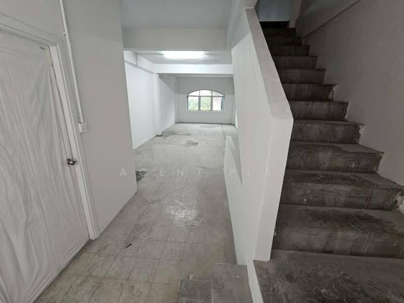 . Newly Renovated 2-Unit Commercial Building for RENT, BTS Samrong (SPSP650), Samut Prakan, สุขุมวิท, Samrong Nua, Muang Samut Prakarn, Samut Prakan, , 400 sqm, Shophouse For Rent, by Agent Pla, 500207704 - DDproperty.com