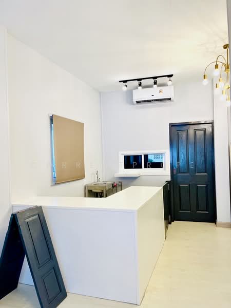 For Rent - ให้เช่าบ้านสร้างใหม่ ใจกลางสาทร – ใกล้ BTS สุรศักดิ์, Bangkok