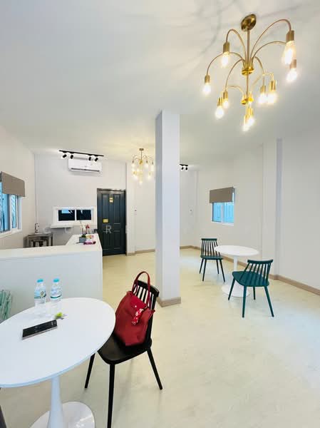 For Rent - ให้เช่าบ้านสร้างใหม่ ใจกลางสาทร – ใกล้ BTS สุรศักดิ์, Bangkok