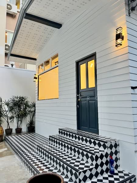 For Rent - ให้เช่าบ้านสร้างใหม่ ใจกลางสาทร – ใกล้ BTS สุรศักดิ์, Bangkok