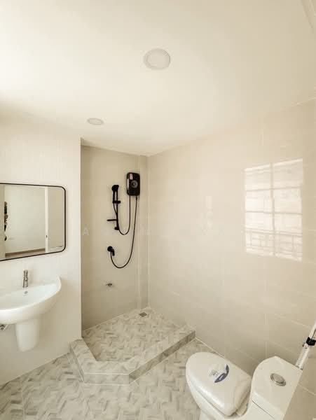 Baan Klang Muang Rama 9 - Ladprao, Bangkok, Soi Ladprao 88, Wang Thonglang, Wang Thonglang, Bangkok, 4 Bedrooms, 260 sqm, Townhouse For Sale, by Agentbkk, 500207807 - DDproperty.com