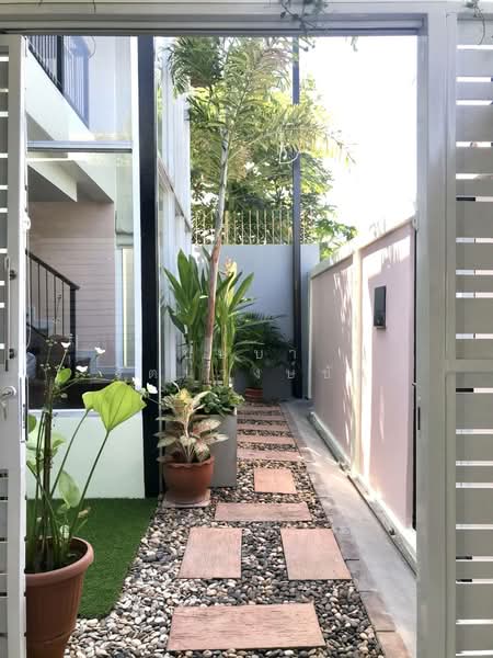 ทำเล BTS บางนา ให้เช่าบ้านแฝด 2 ชั้น ม.นภาลัย สุขุมวิท 70/3 บ้านสวย แค่งครบ พร้อมอยู่, Bangkok, สุขุมวิท, Bang Na, Bang Na, Bangkok, 2 Bedrooms, 100 sqm, Semi-Detached House (Twin House) For Rent, by บุษบา รัตนวงษ์ชัย, 500207873 - DDproperty.com