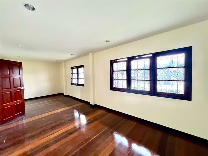 บ้านเดี่ยว 2 ชั้น 102 ตร.ว. บ้านเดี่ยว ซอยรามคำแหง18 ถนนรามคำแหง, Bangkok, ถนนรามคำแหง, Hua Mak, Bang Kapi, Bangkok, 3 Bedrooms, 400 sqm, Single Detached House For Sale, by คุณ วีนัสรา บุตรพา (เมล), 500207892 - DDproperty.com