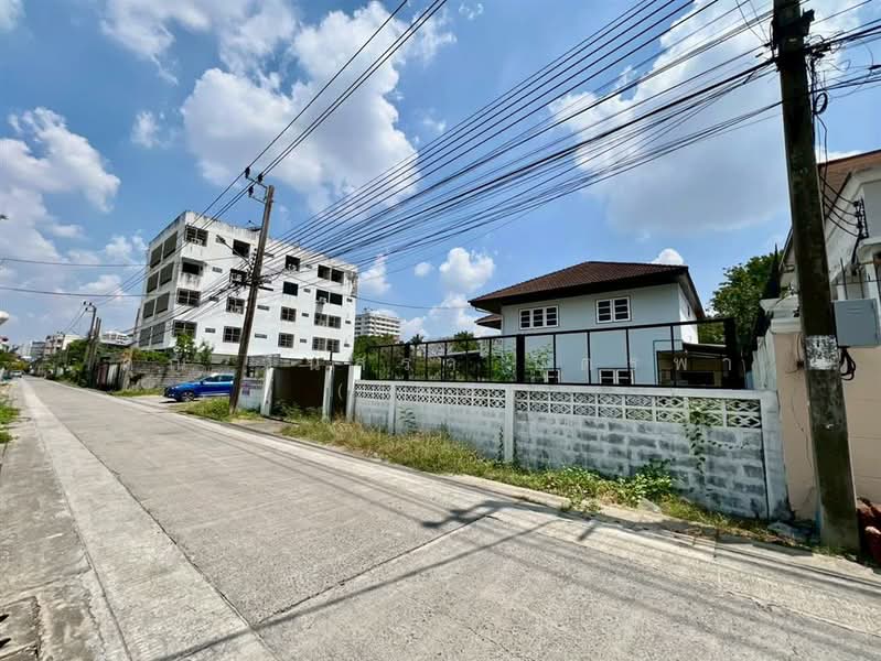 บ้านเดี่ยว 2 ชั้น 102 ตร.ว. บ้านเดี่ยว ซอยรามคำแหง18 ถนนรามคำแหง, Bangkok, ถนนรามคำแหง, Hua Mak, Bang Kapi, Bangkok, 3 Bedrooms, 400 sqm, Single Detached House For Sale, by คุณ วีนัสรา บุตรพา (เมล), 500207892 - DDproperty.com