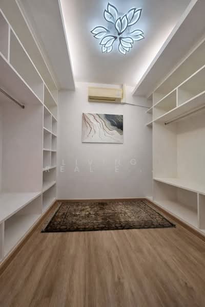 Baan Klang Muang Swiss Town Kaset-Nawamin, Bangkok, Soi Moobaan Klang Mueng, Chorake Bua, Lat Phrao, Bangkok, 2 Bedrooms, 170 sqm, Townhouse For Rent, by Living Real Estates, 500207923 - DDproperty.com