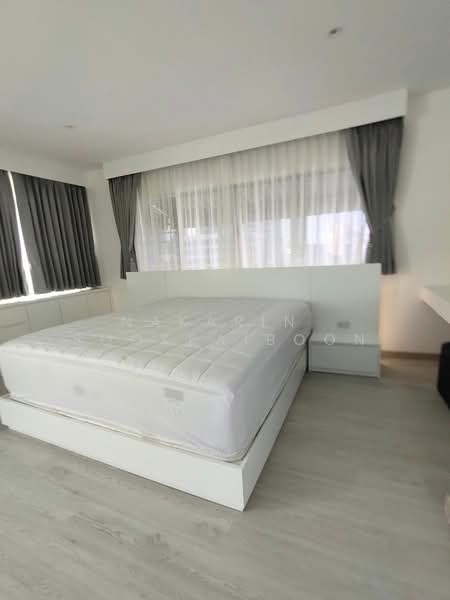 Silom Condominium, Bangkok, Silom, Silom, Bang Rak, Bangkok, 2 Bedrooms, 148 sqm, Condo For Rent, by Nakarin Sookpaiboon, 500207926 - DDproperty.com