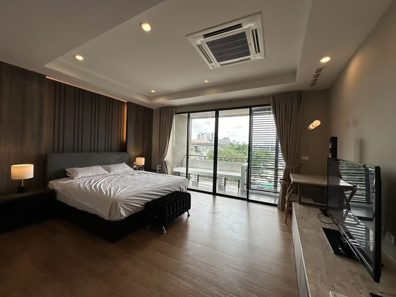 Bless Town Sukhumvit 50, Bangkok, Sukhumvit 50 Road, Phra Kanong, Khlong Toei, Bangkok, 3 Bedrooms, 300 sqm, Townhouse For Rent, by Agent Pla, 500207967 - DDproperty.com