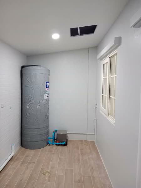 บ้านเช่าใกล้แฟชั่น ให้เช่าบ้านรามอินทรา-คู้บอน 3นอน 2น้ำ แอร์ 3เครื่อง บ้านเช่าราคาถูก ทำเลดี, Bangkok, คู้บอน, Tha Rang, Bang Khen, Bangkok, 3 Bedrooms, 130 sqm, Townhouse For Rent, by เฌอณิษฐา  นิติวัชญ์วาณิช, 500207970 - DDproperty.com