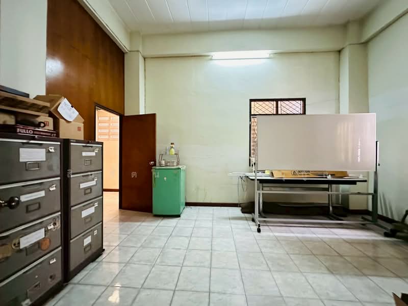 For Sale - หอพักอาคาร 5 ชั้น ถนนบางนา-ตราด ซอย 37, Samut Prakan