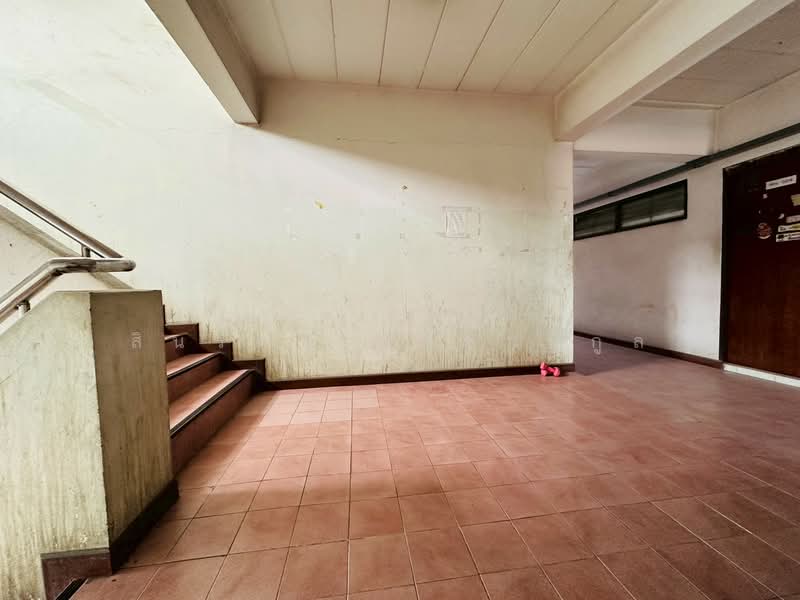 ขาย - หอพักอาคาร 5 ชั้น ถนนบางนา-ตราด ซอย 37, สมุทรปราการ