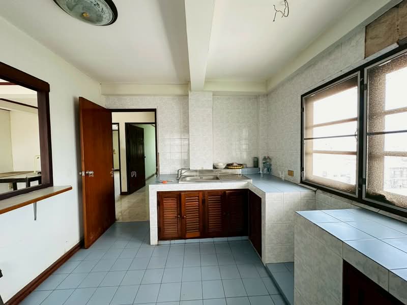 For Sale - หอพักอาคาร 5 ชั้น ถนนบางนา-ตราด ซอย 37, Samut Prakan