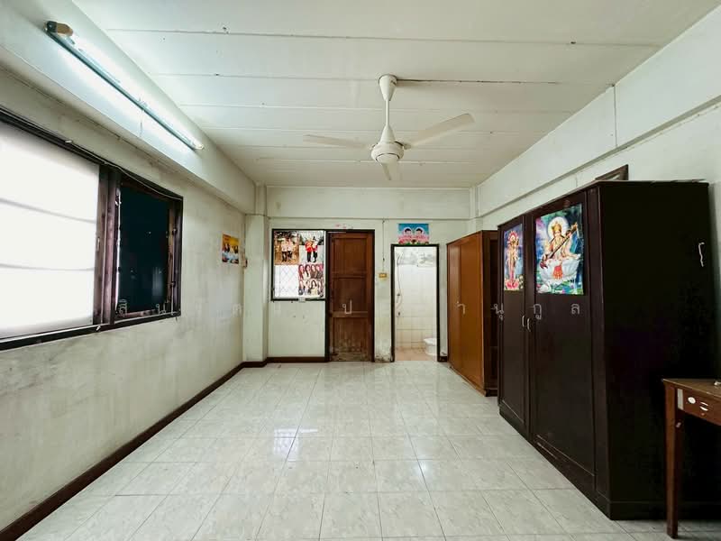 ขาย - หอพักอาคาร 5 ชั้น ถนนบางนา-ตราด ซอย 37, สมุทรปราการ